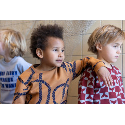 Sturdy Sweater AOP - Waves and Whales Hazelnoot